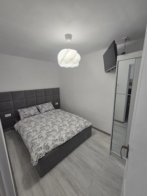 De închiriat apartament 2 camere renovat, mobilat și utilat complet Zona Tomis Nord (Aleea Umbrei) - imagine 3