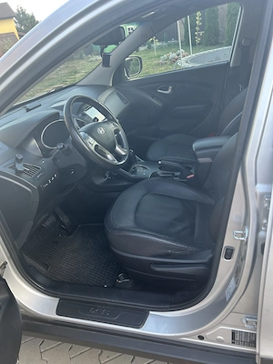 Hyundai ix35 2.0 CRDI 4WD Automat Facelift 2014 - imagine 9