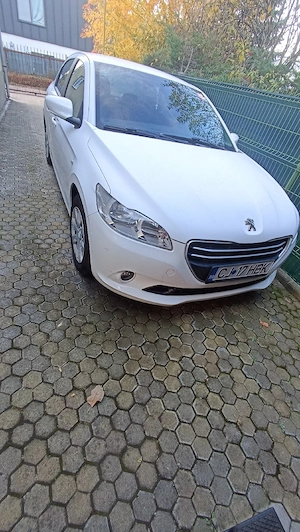 Vând Peugeot 301