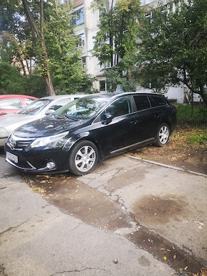 Toyota Avensis, an 2012, diesel 2.2 l, euro 5 - imagine 2