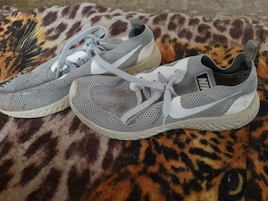 adidasi Nike nr 44 