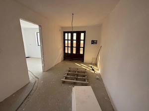 Casa individuala , 4 camere, garaj, terasa curte 500 mp, Sura Mare - imagine 5
