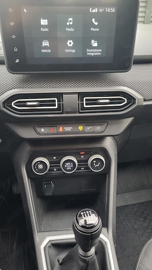 Dacia Logan 2023 Prestige TCe 90 (6trepte) doar 42800km - imagine 8