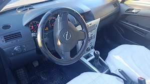 Opel Astra H 2009 | 1.4 Benzină | 90 CP | 197.000 km | Motor defect - imagine 7