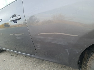 Vând Toyota  Auris 2.0 diesel din 2008 - imagine 9