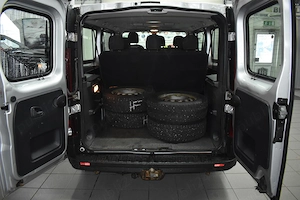 Renault Trafic 2.0 dCi, 125 CP, 9 locuri, 2016 | Disponibil la comandă din Suedia - imagine 9