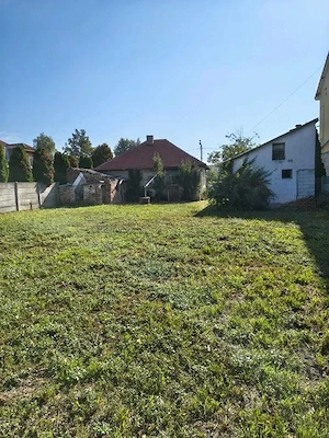 Casă cu teren,cu potențial deosebit,zona semicentrală Satu Mare,teren generos 9 ari și casă - imagine 5