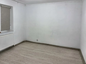 Apartament 3 camere decomandat, parter, mobilat, boxă, zona 5 Calarasi - imagine 3