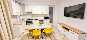Proprietar închiriez apartament 2 camere + curte privată Giroc, aproape de Braytim - imagine 2