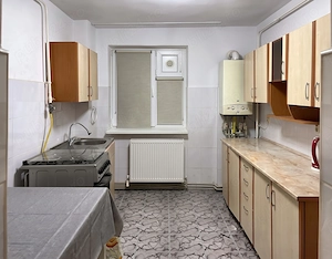 Apartament 3 camere decomandat, parter, mobilat, boxă, zona 5 Calarasi - imagine 5