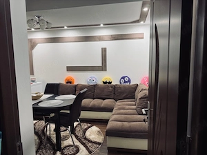vând apartament 