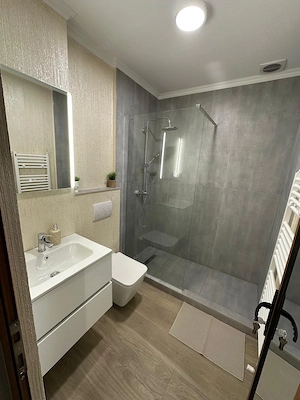 Inchiriez apartament modern, totul nou , prima inchiriere  - imagine 5