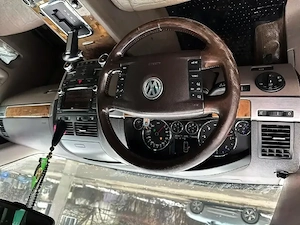URGENT! Vând Volkswagen Touareg 4x4 motor 3.0 D 2008  cutie automată perne aer înmatriculata Ro  - imagine 3