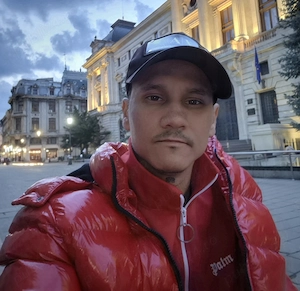 caut partenera, minim 20 de ani cuminte cu bun simt