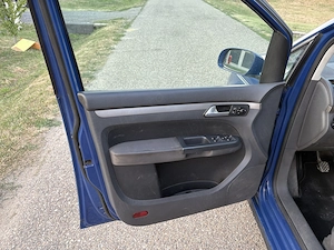 Volkswagen Touran - imagine 5