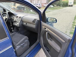 Volkswagen Touran - imagine 6