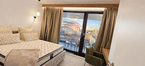 Apartament boutique, etaj 7, Cosmopolit - View panoramic Brasov - imagine 14