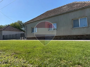 Casă / Vilă cu 5 camere de vânzare în zona Nord