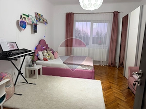 Casă / Vilă cu 5 camere de vânzare în zona Nord - imagine 8