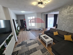 Casă / Vilă cu 5 camere de vânzare în zona Nord - imagine 4