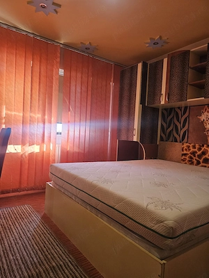 PROPIETAR  vând ap.3 cam zona Modern - imagine 7