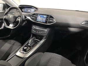 Peugeot 308 - imagine 8