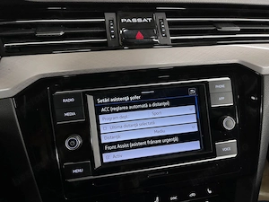 Volkswagen Passat - imagine 16