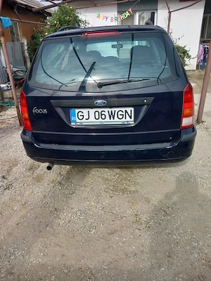 Vînd autoturizm Ford Focus motor 1.6 benzină an fabricație 2004  preț 4000 lei ușor negociabil - imagine 3