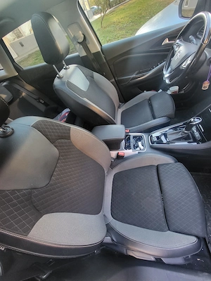 vand OPEL GRANDLAND X din 2020 motor 1,5 diesel 130 cp Automata 1700000 - imagine 7