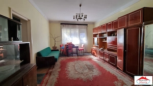 Apartament 3 camere etaj 1 zona centrala - imagine 2