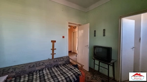 Apartament 3 camere etaj 1 zona centrala - imagine 6