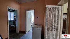 Apartament 3 camere etaj 1 zona centrala - imagine 3