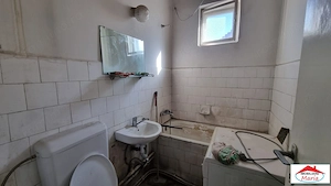Apartament 3 camere etaj 1 zona centrala - imagine 10