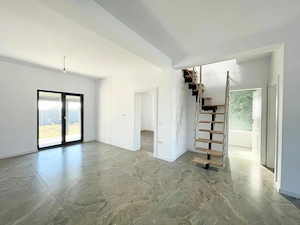 Duplex 4 camere, 94mp utili, 275mp teren - Mosnita Noua - imagine 3