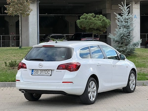 Vând Opel Astra 2015 2.0 CDTI 165cp  - imagine 4