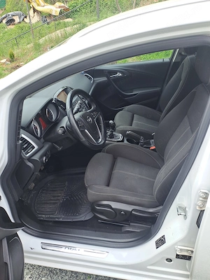 Vând Opel Astra 2015 2.0 CDTI 165cp  - imagine 6