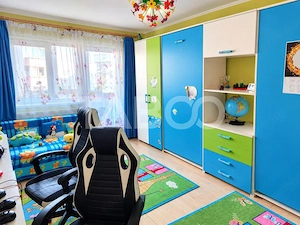 Apartament cu 4 camere renovat in Plopilor etaj intermediar - imagine 3