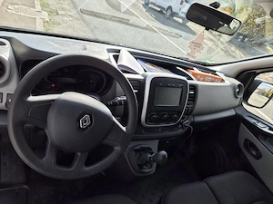 Renault Trafic din 2019 cu 8 locuri - imagine 4