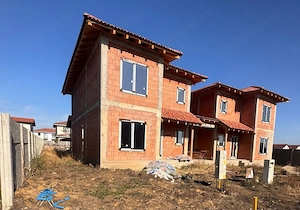 Duplex P+1 despărțit prin garaj, 5 camere, 2 băi – Moșnița Nouă - imagine 3