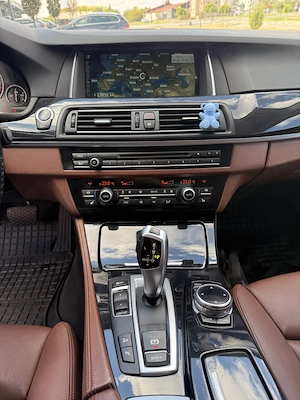 BMW Seria 5 520d xDrive - imagine 3