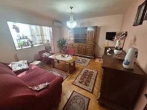 Apartament cu 3 camere  decomandate Et 1 Zona Modern - imagine 2