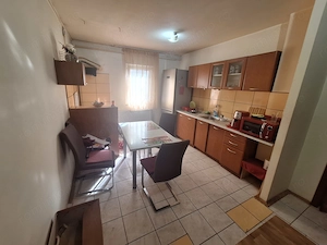 Apartament cu 3 camere  decomandate Et 1 Zona Modern - imagine 7