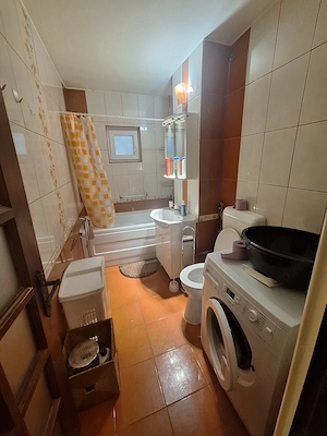 Apartament cu 3 camere  decomandate Et 1 Zona Modern - imagine 9