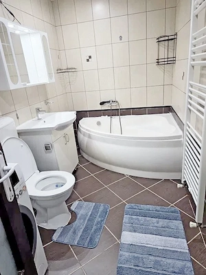 Zona Soarelui   de închiriat apartament cu trei camere, cu centrală proprie - imagine 10