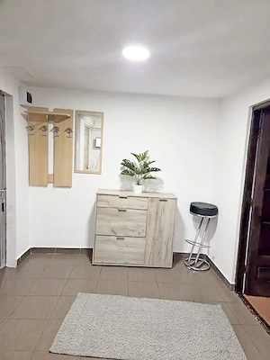 Zona Soarelui   de închiriat apartament cu trei camere, cu centrală proprie - imagine 9