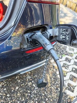 Mercedes Benz clasa E plug in hibrid  - imagine 3