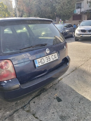 două mașini la pachet dezmembrez să o întreag