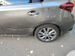 Toyota Auris 1,8 hibrid - imagine 3
