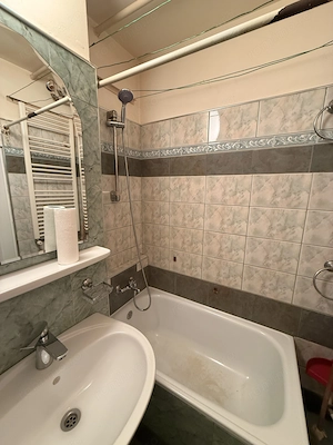 APARTAMENT 3 CAMERE, etajul 2  - Zona Sagului   Muzicescu - imagine 3