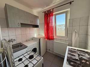 Apartament cu o camera, etaj 3, bloc izolat - Olimpia Stadion - imagine 3